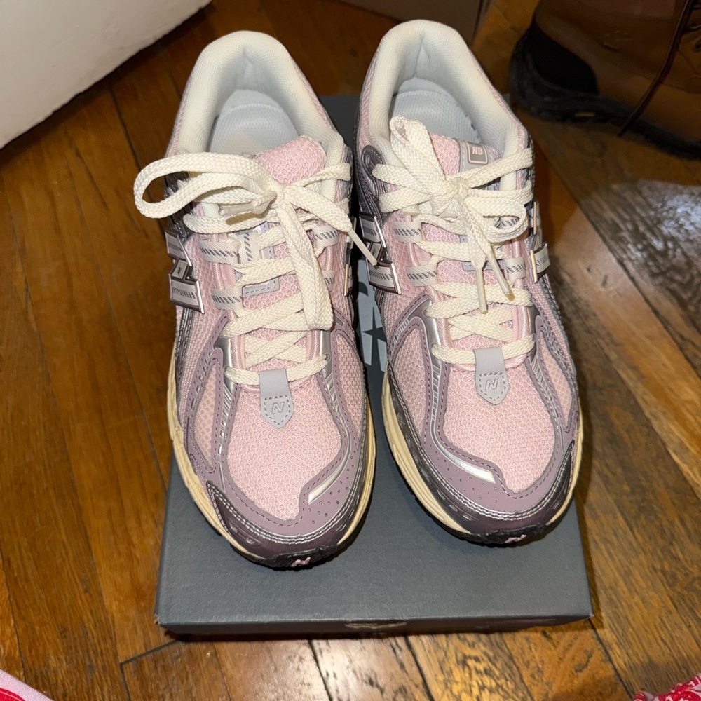New Balance 1906R sneakers